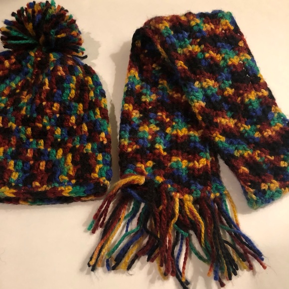 Childs Scarf and Hat Set Very Soft Yarn Size 1-3 Years Ready To Ship - Picture 3 of 4